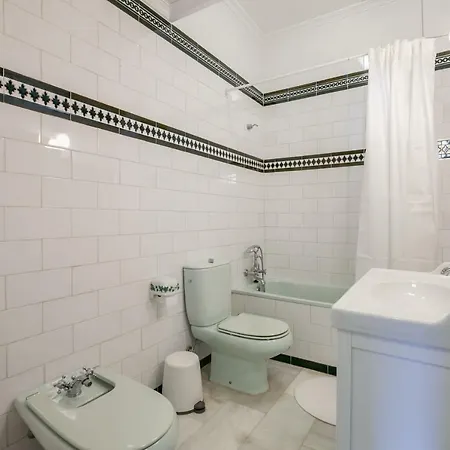 Atico San Laureano Centro Apartment *